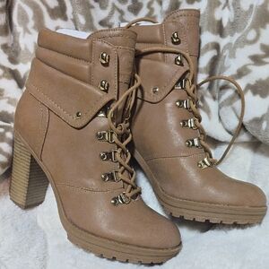NWOT G By Guess Genja Boots